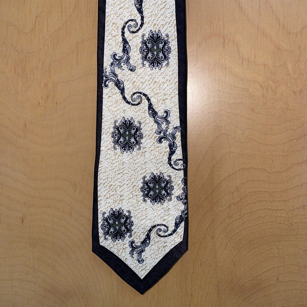 Umo Lorenzo Italy 100% Silk Cream and Navy Blue Tan Tie